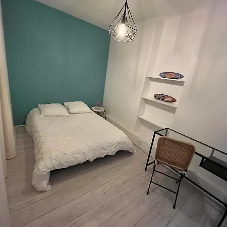 Cosy Avec Balcon, Centre Historique Appartement *